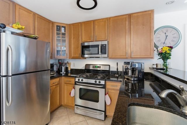 4315 Park Ave 2E, Union City, NJ 07087