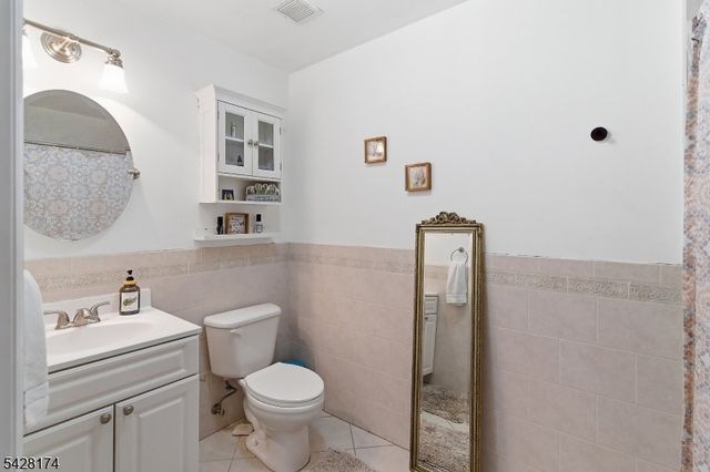 4315 Park Ave 2E, Union City, NJ 07087