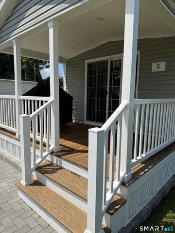 5 Sundeck Terrace, Southington, CT 06489