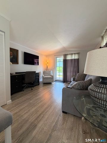 5 Sundeck Terrace, Southington, CT 06489