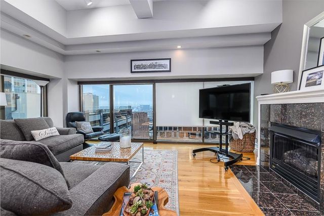 1101 WALNUT Street 1009, Kansas City, MO 64105