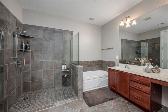 1101 WALNUT Street 1009, Kansas City, MO 64105