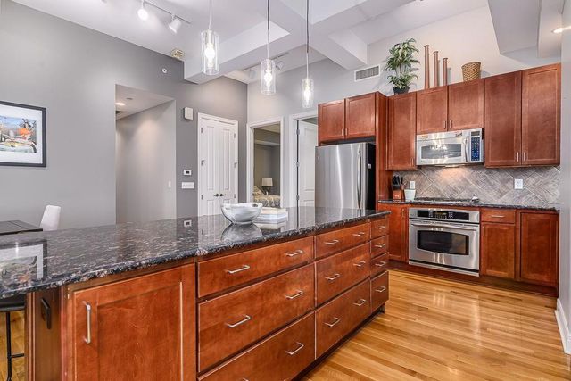 1101 WALNUT Street 1009, Kansas City, MO 64105