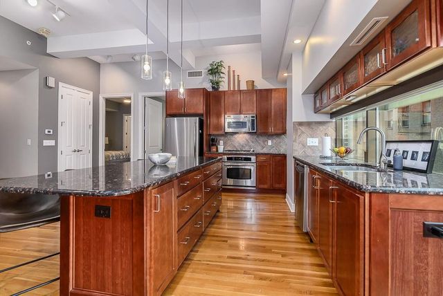 1101 WALNUT Street 1009, Kansas City, MO 64105