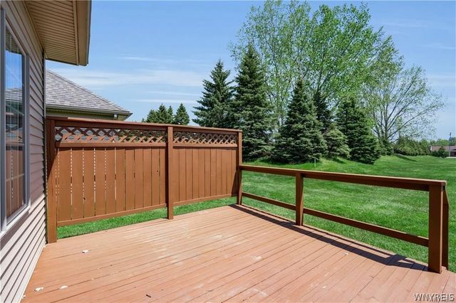 5527 Hemdale Drive, Clarence, NY 14221