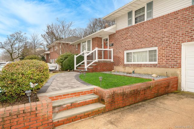 15 Lourae Drive, Massapequa Park, NY 11762