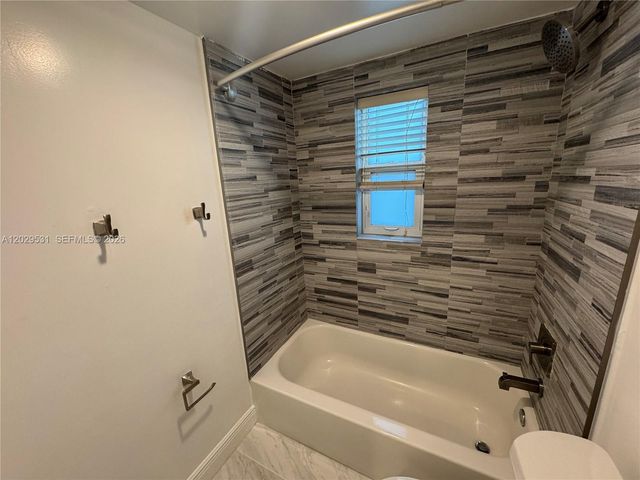1767 NW 3rd Ave 17, Miami, FL 33136