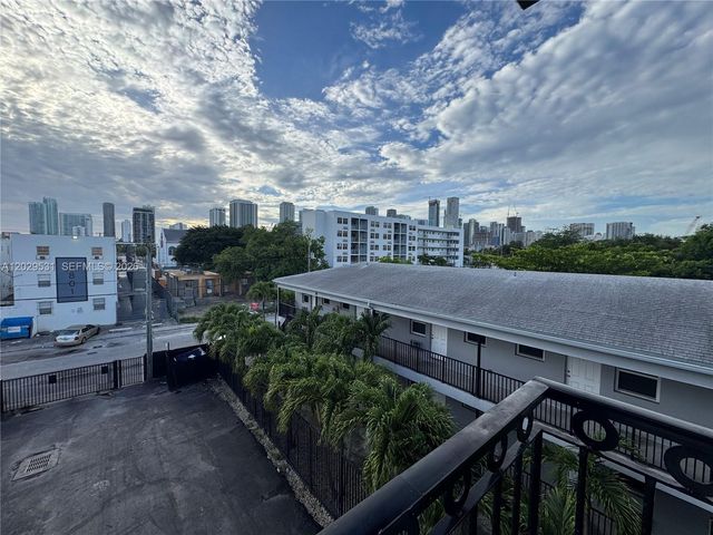 1767 NW 3rd Ave 17, Miami, FL 33136