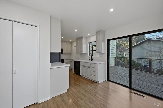 2698 Greenway Dr, Kelseyville, CA 95451