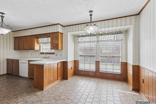 2248 Sprucewood Dr, Baton Rouge, LA 70816