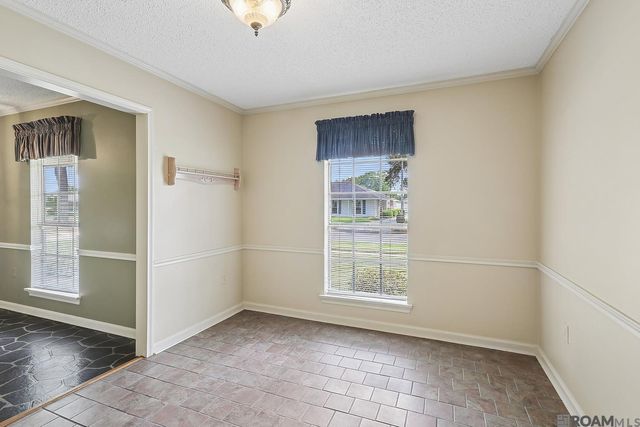 2248 Sprucewood Dr, Baton Rouge, LA 70816