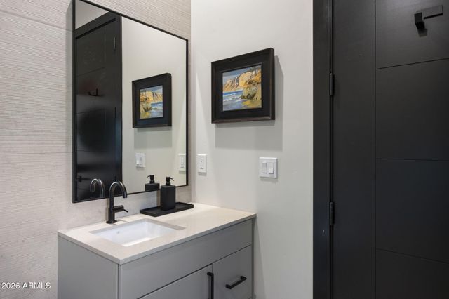 6402 E LOMAS VERDES Drive 1, Scottsdale, AZ 85266