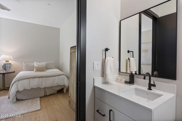 6402 E LOMAS VERDES Drive 1, Scottsdale, AZ 85266