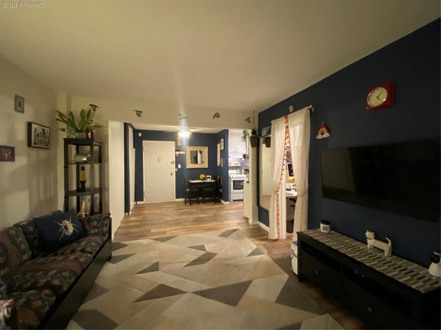 110 Brooklyn Avenue 4 L, Freeport, NY 11520