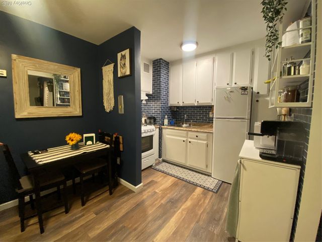 110 Brooklyn Avenue 4 L, Freeport, NY 11520