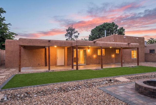 4508 Piedra Blanca Street NE, Albuquerque, NM 87111