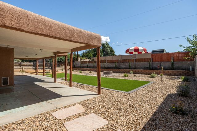 4508 Piedra Blanca Street NE, Albuquerque, NM 87111