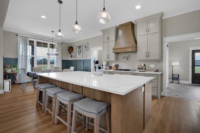 8346 Midland Rd, Bell Buckle, TN 37020