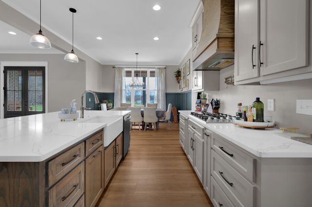 8346 Midland Rd, Bell Buckle, TN 37020