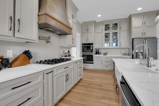 8346 Midland Rd, Bell Buckle, TN 37020