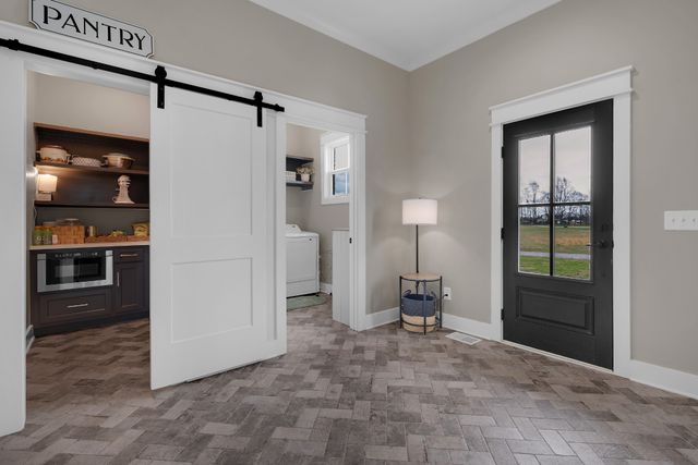 8346 Midland Rd, Bell Buckle, TN 37020