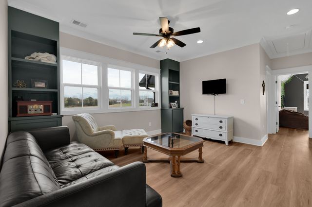 8346 Midland Rd, Bell Buckle, TN 37020