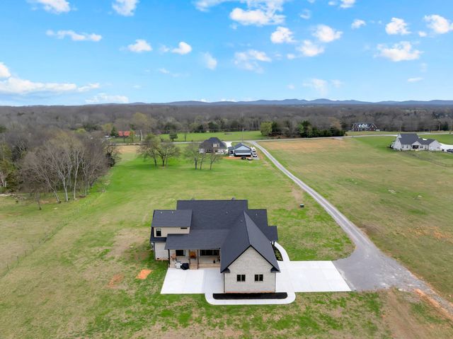 8346 Midland Rd, Bell Buckle, TN 37020
