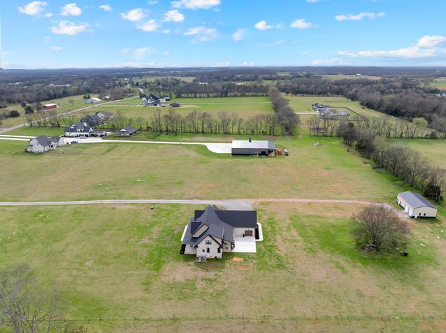 8346 Midland Rd, Bell Buckle, TN 37020