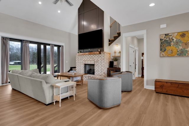 8346 Midland Rd, Bell Buckle, TN 37020