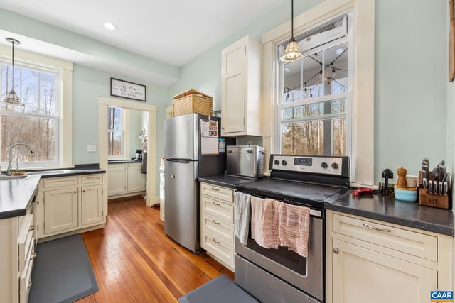 4615 DAVIS HWY, Louisa, VA 23093