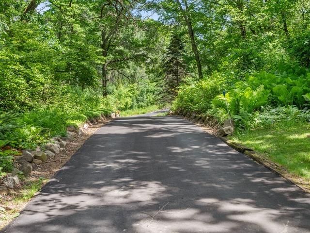 9825 Brent Avenue, Inver Grove Heights, MN 55077