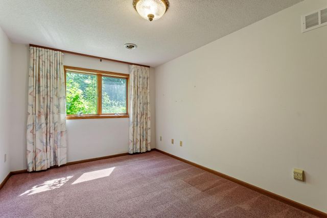 9825 Brent Avenue, Inver Grove Heights, MN 55077