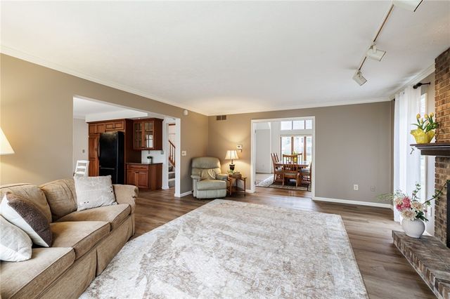 5 Cobblestone Crossing, Penfield, NY 14526