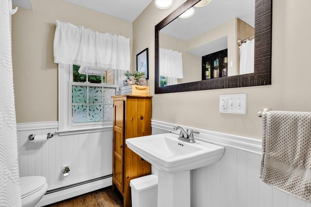 72 Powers Rd, Holden, MA 01520