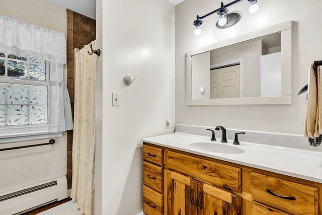 72 Powers Rd, Holden, MA 01520