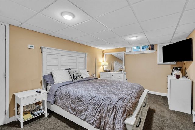 72 Powers Rd, Holden, MA 01520