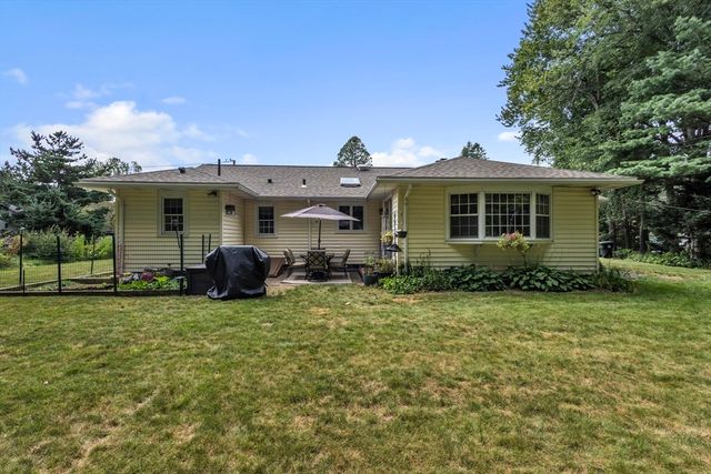 72 Powers Rd, Holden, MA 01520