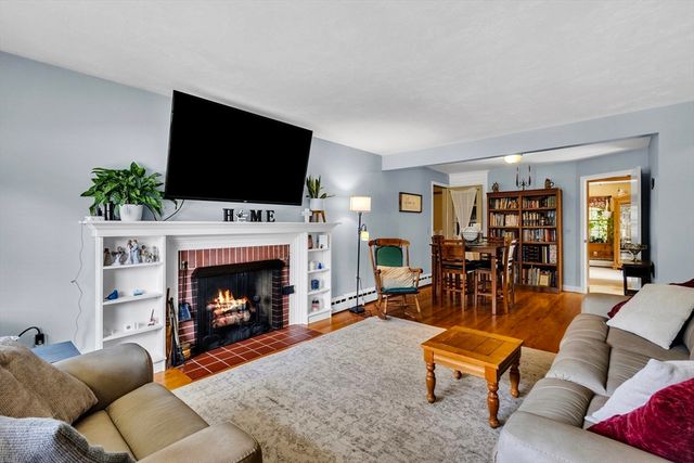 72 Powers Rd, Holden, MA 01520