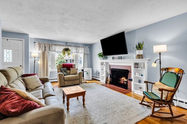 72 Powers Rd, Holden, MA 01520