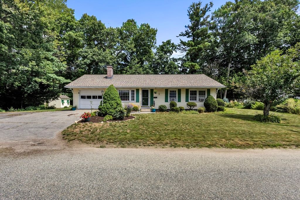 72 Powers Rd, Holden, MA 01520