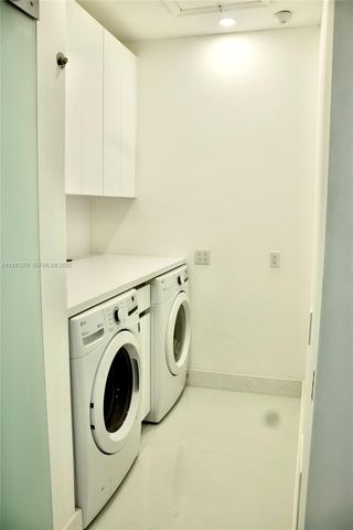 16056 SW 66th Ter, Miami, FL 33193