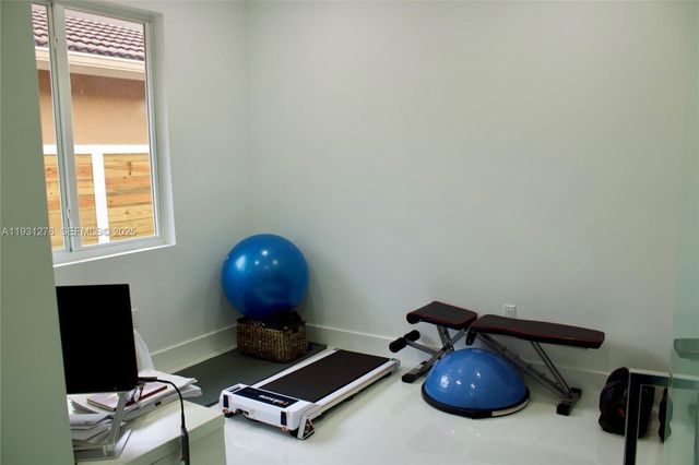 16056 SW 66th Ter, Miami, FL 33193