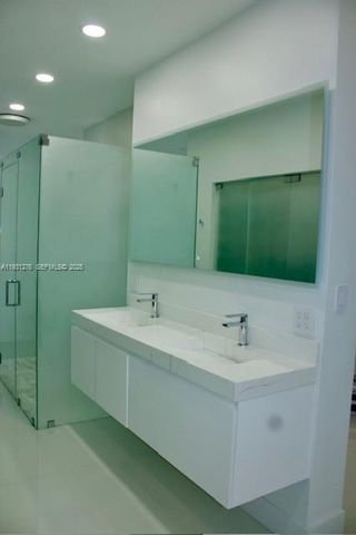 16056 SW 66th Ter, Miami, FL 33193