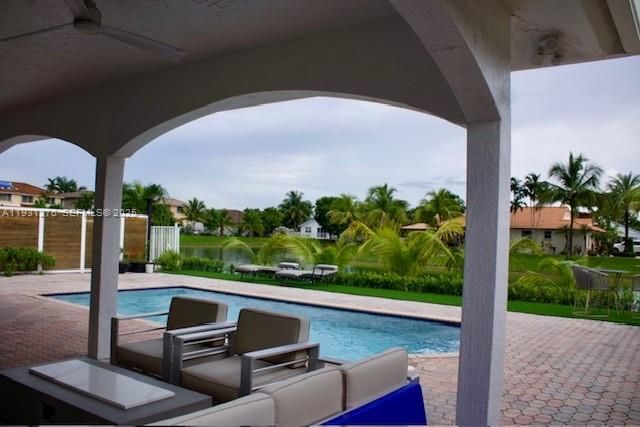 16056 SW 66th Ter, Miami, FL 33193