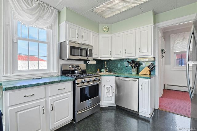 523 N Broadway, Yonkers, NY 10701