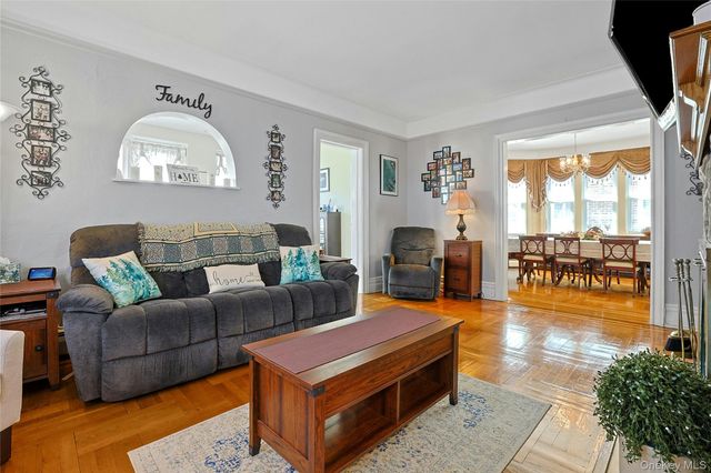 523 N Broadway, Yonkers, NY 10701