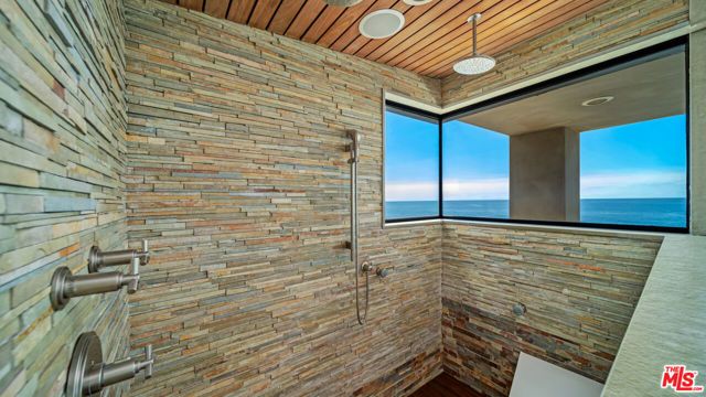 25250 Malibu Road, Malibu, CA 90265