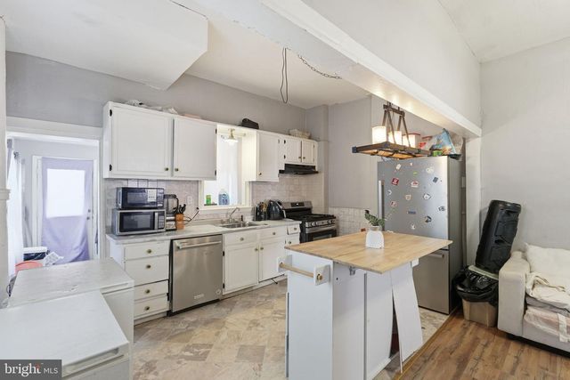 46 S MAPLE AVE, Lansdowne, PA 19050