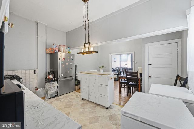 46 S MAPLE AVE, Lansdowne, PA 19050