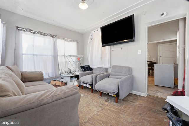 46 S MAPLE AVE, Lansdowne, PA 19050